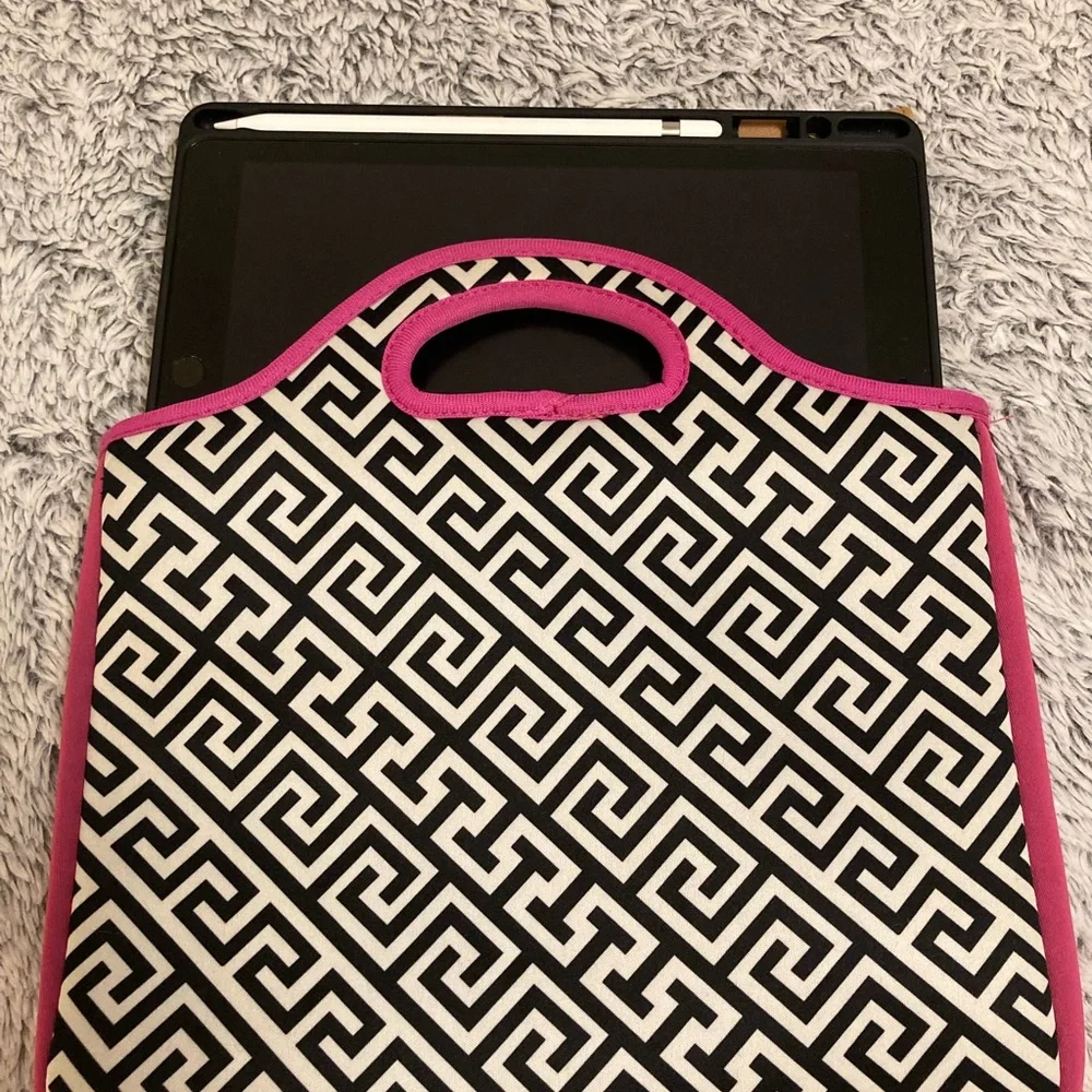 Geometric Tablet Sleeve